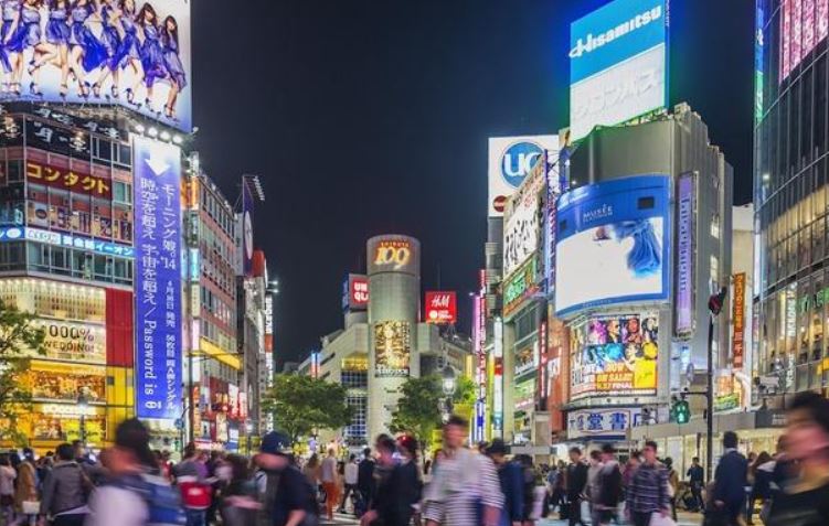 This Japanese megalopolis was a tiny fishing village named Edo in its early days. 